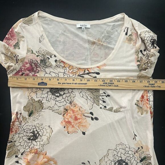 Aritzia Babaton Floral Top T-shirt Tee Peach Cream Brown Scoop Neck Size Medium - Picture 6 of 10